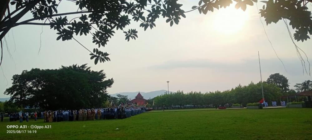 Siswa SMABA Turut Serta Upacara 17 Agustus 2025