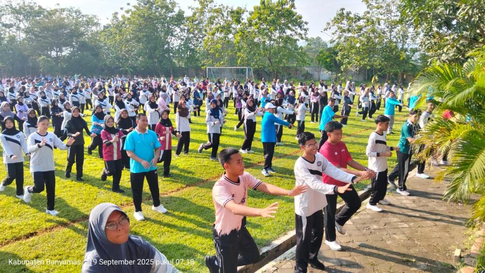 Jumat SMABA Beseri melalui Senam Pagi September 2025